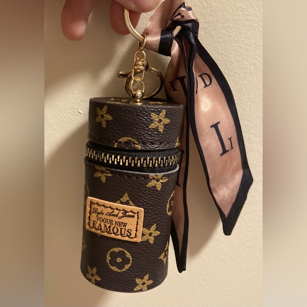 FASHION Bag Charm/ Keyholder with Gold Hardware and Scarf  NWOT - Picture 2 of 5